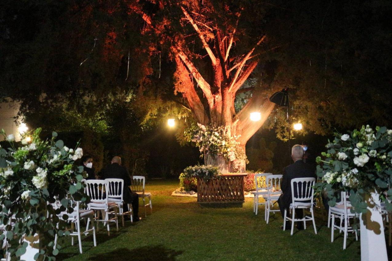فندق بست ويسترن بلس بوسادا دي دون فاسكو Pátzcuaro المظهر الخارجي الصورة The gardens at night
